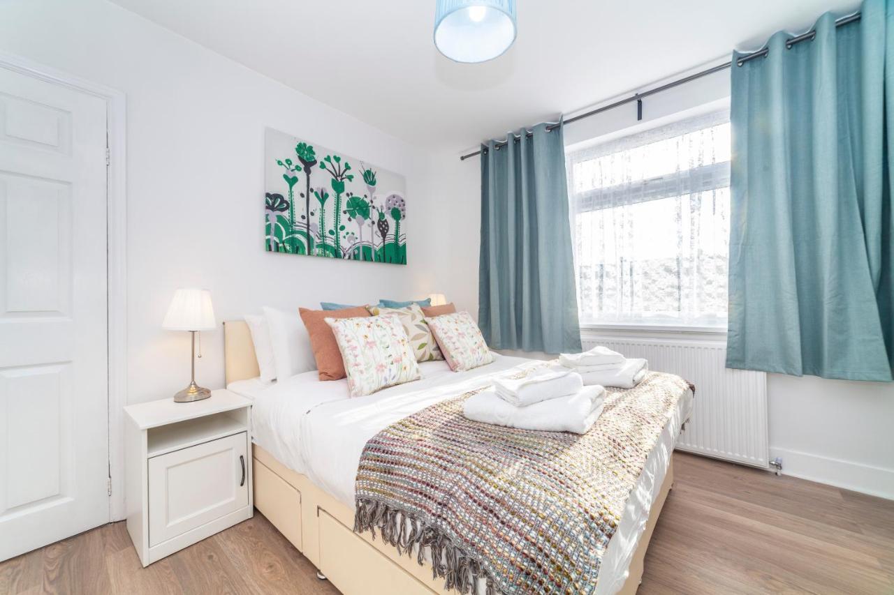 Autonomous 2 Bdr Apartment With Garden And Parking เอนฟิลด์ ภายนอก รูปภาพ